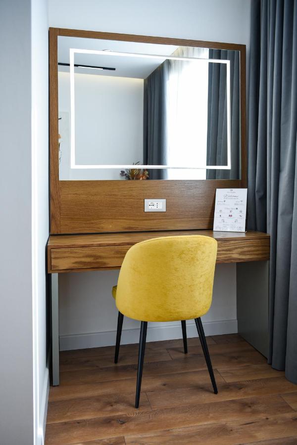Hotel The Wilson Tirana Esterno foto