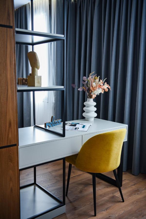 Hotel The Wilson Tirana Esterno foto